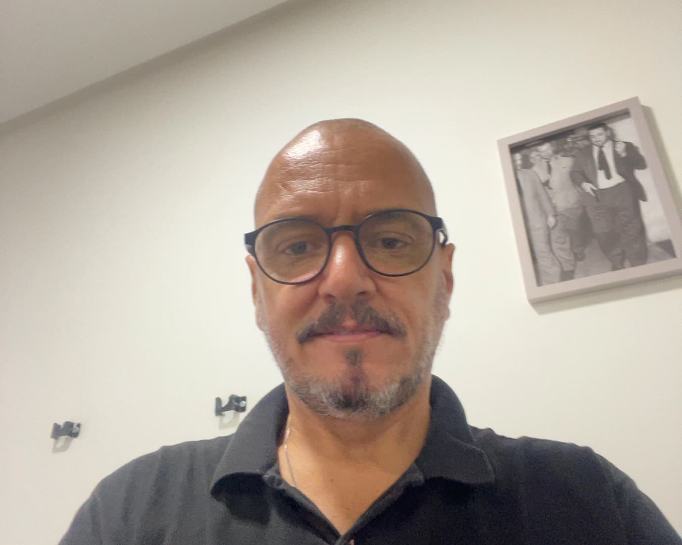 Selfie original de Ivan, tirada no escritório